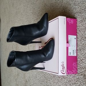 Candies Caportillo Boot size 6